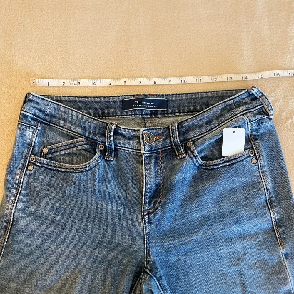 Tommy Bahama Straight Leg Mid Rise Jeans - Size 6 - Picture 10 of 11